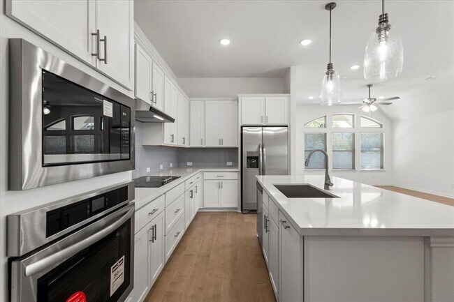 Building Photo - 1425 Cole Ests Dr