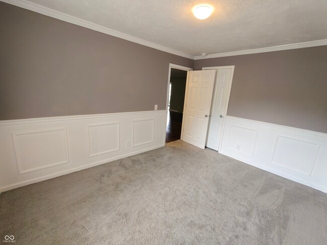 Building Photo - 802 Fern Dr
