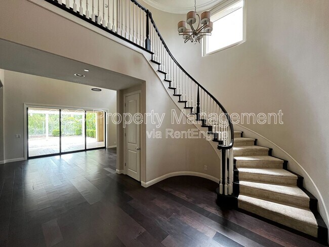 Building Photo - 53 Goldenrod