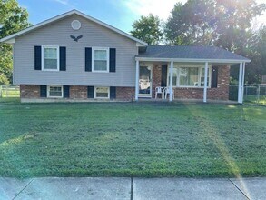 Building Photo - 809 Broadfield Dr