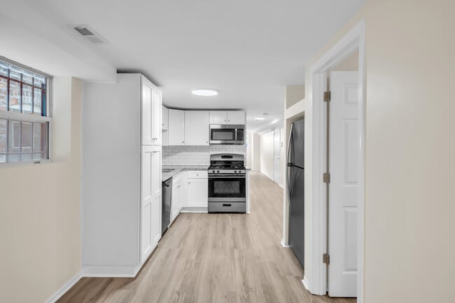 Building Photo - 2023 W Superior St