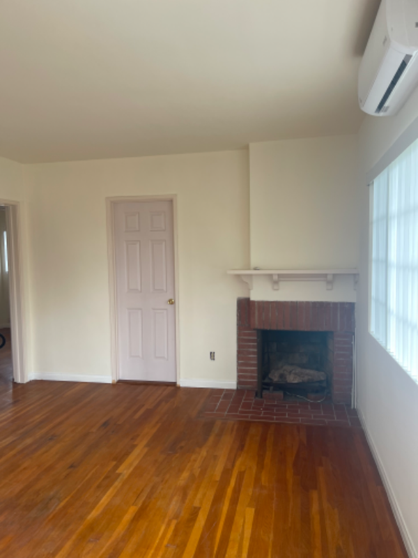 Building Photo - 717 W Glenoaks Blvd