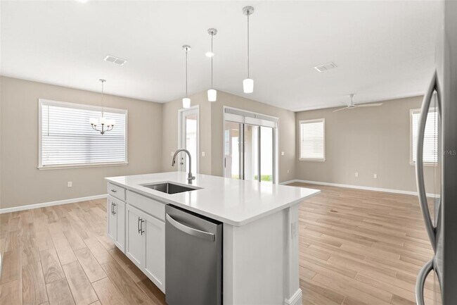 Building Photo - 17055 Haggerty Hollow Dr