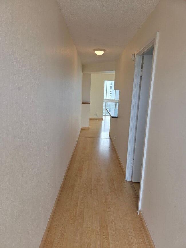Building Photo - Conveniently located 1 bedroom, 1 bath & 1 parking in Punchbowl