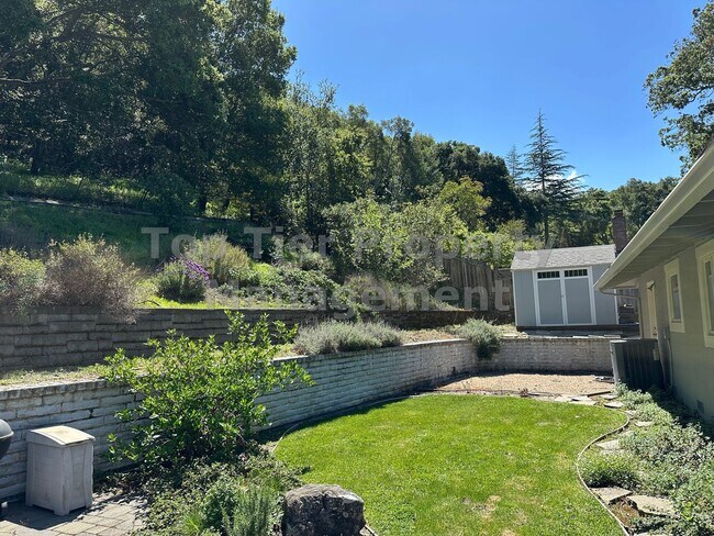 Building Photo - Beautiful 4 Bed, 2 Bath, 2,166 sqft Lafaye...