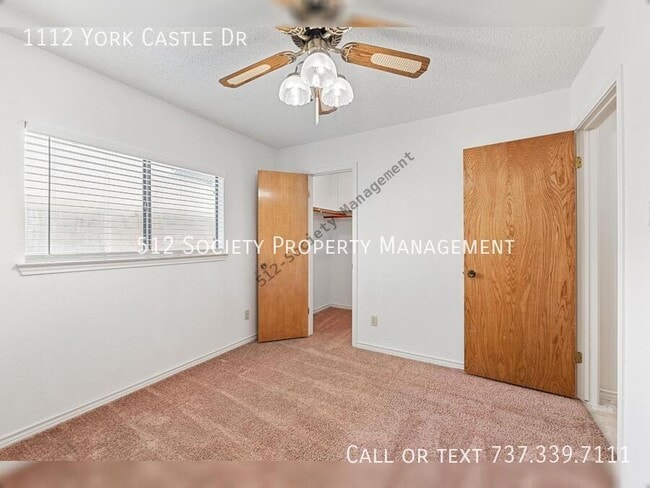 Building Photo - 1112 York Castle Dr