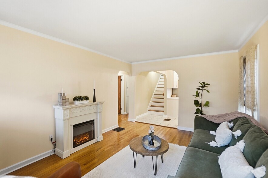 Building Photo - 2695 Bellwood Ave