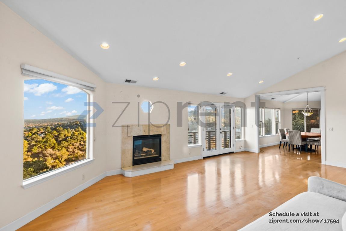 Building Photo - 135 Montalvo Rd