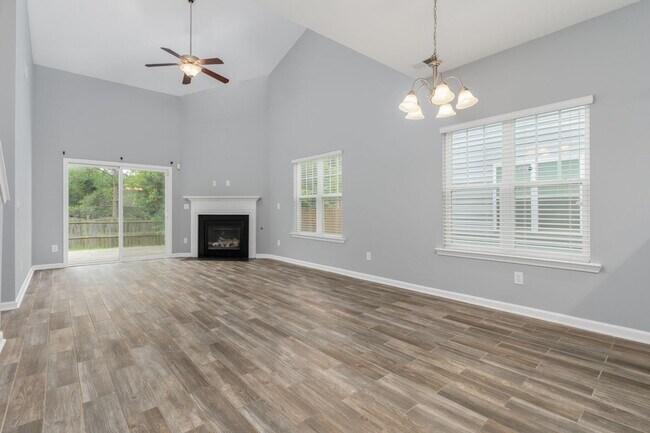 Building Photo - 223 Chestnut Oak Ln
