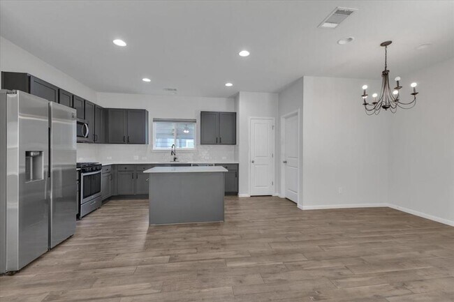 Building Photo - 223 Clearlake Dr