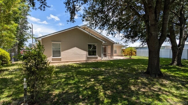 Building Photo - 3882 SW Chaffin St