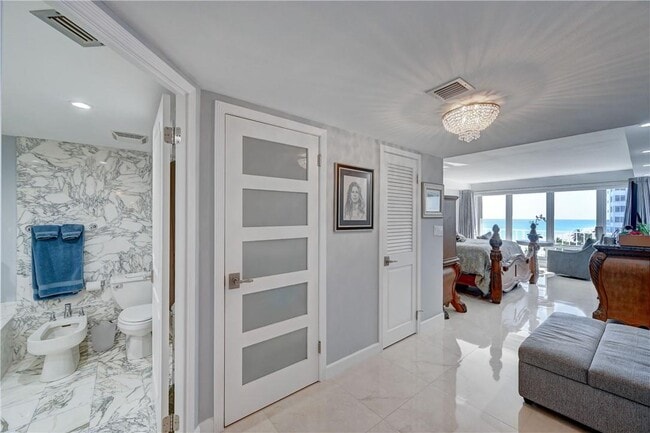 Building Photo - 4100 Galt Ocean Dr