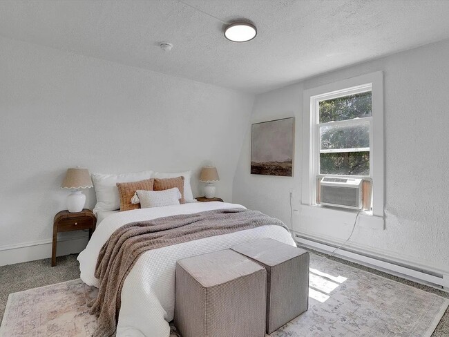 Building Photo - 2218 E Pacific Ave