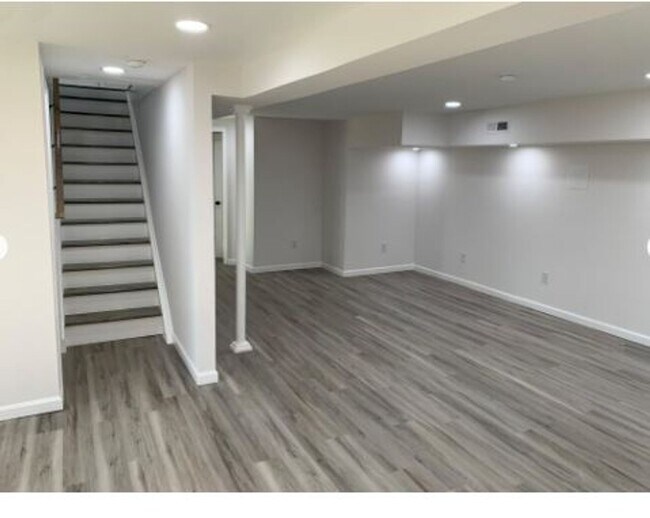 Building Photo - 1722 Foxborough Cir