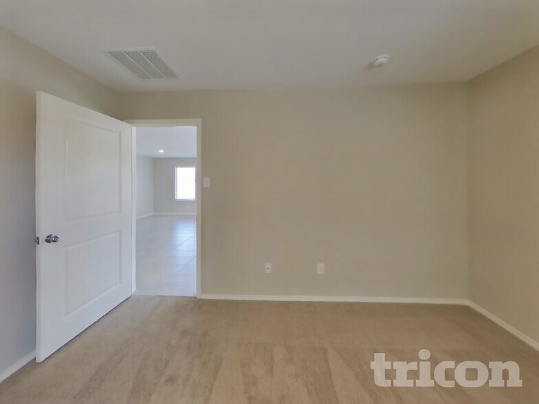 Building Photo - 1740 Clairborne Ct