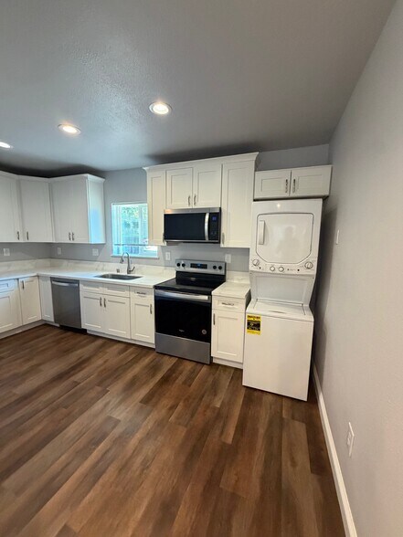Building Photo - 3130 Kaiser Way