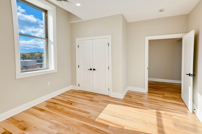 Building Photo - Lackawanna Ave