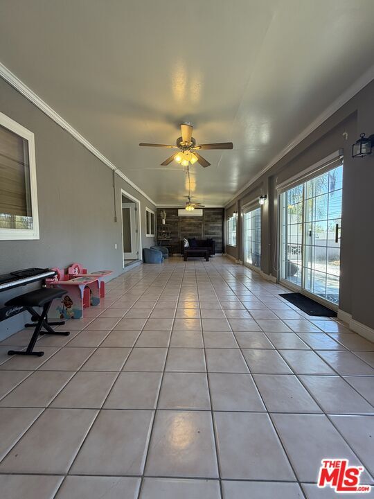 Building Photo - 10609 Reseda Blvd