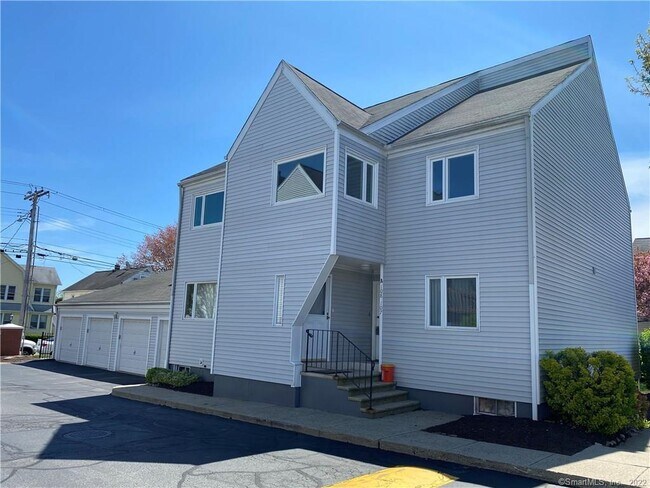 Primary Photo - 1494 Capitol Ave