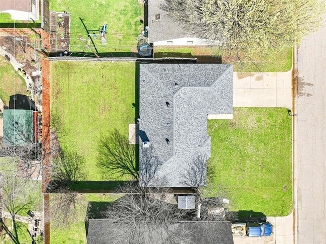 Building Photo - 416 Colonial Pl