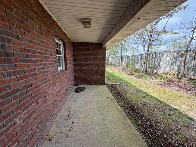 Building Photo - 147 Harmon Dr