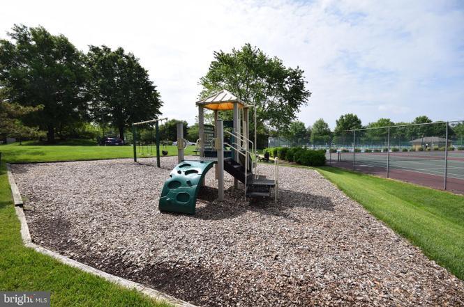 Building Photo - 18336 Streamside Dr