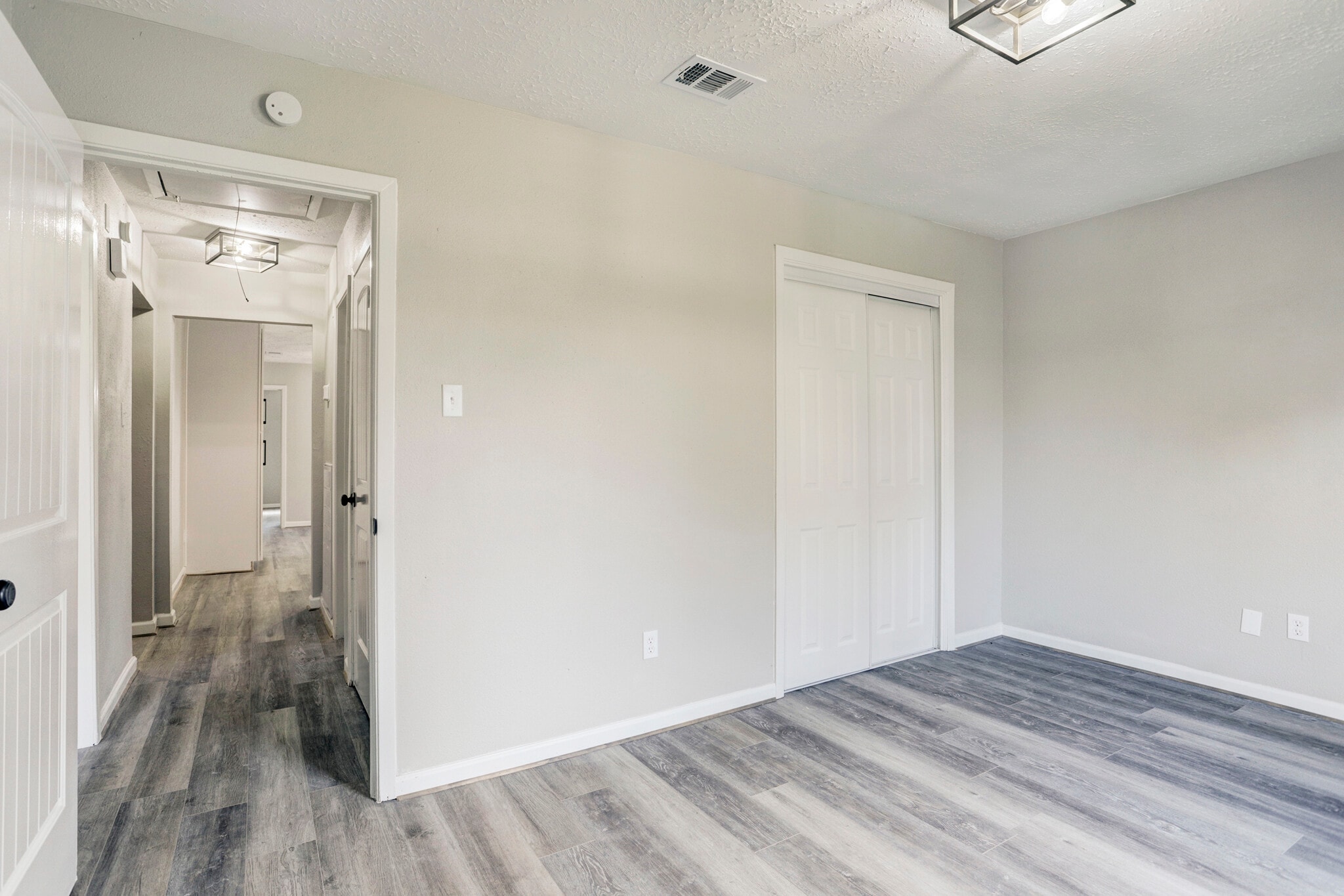 Building Photo - 2071 Delphi Ln