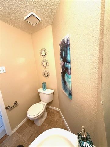 Building Photo - 2713 Clearwater Dr