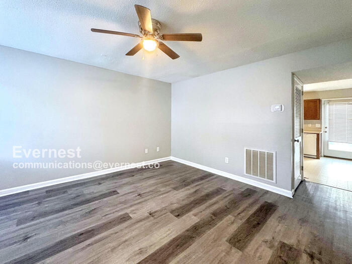 Building Photo - 4753 Cheshire Cir