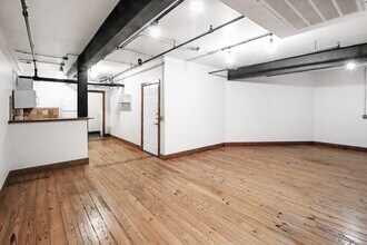 Building Photo - 1011 Wood St