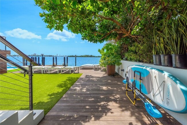 Building Photo - 7311 Belle Meade Island Dr