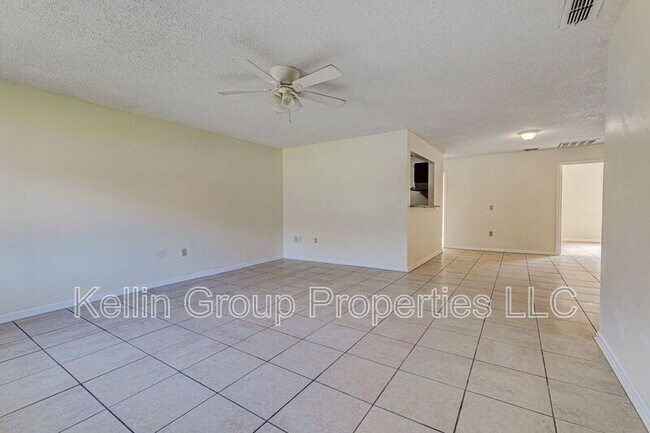 Building Photo - 860 Fox Lake Dr