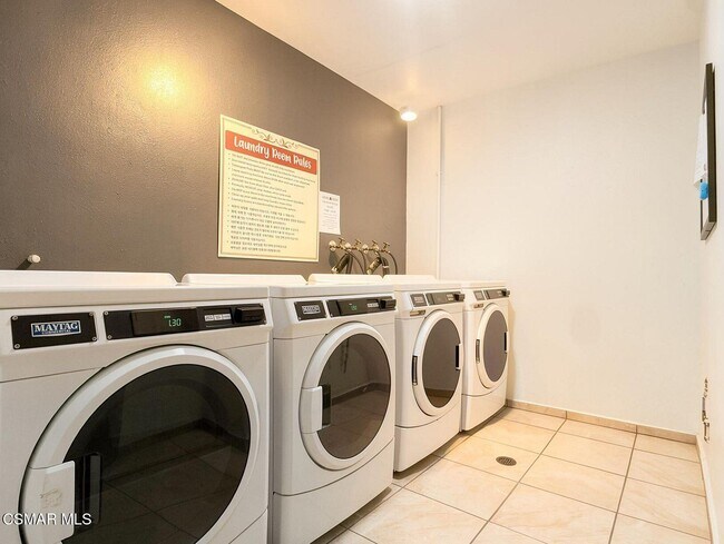 Building Photo - 620 S Gramercy Pl
