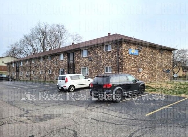 Building Photo - 420 Bellbrook Ave