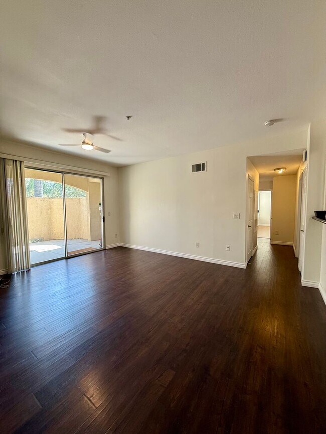 Building Photo - 3 Bedroom 2 Bathroom Condo in the Heart of Canyon Crest, Riverside!