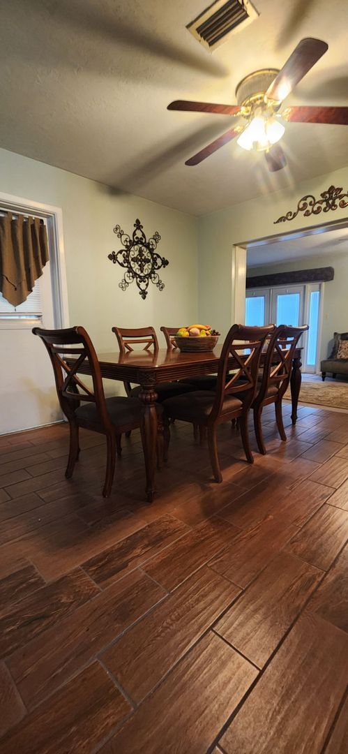 Building Photo - Charming 3-Bed, 2-Bath Home in Desirable Northwood South