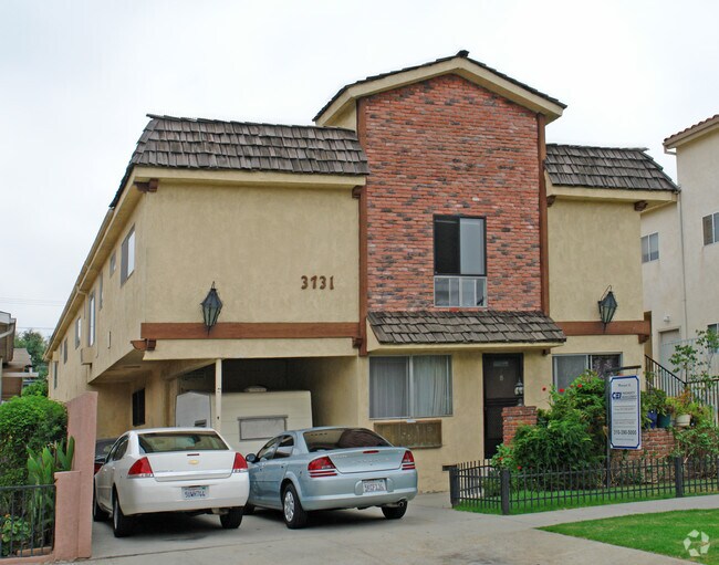 Building Photo - 3731 Watseka Ave