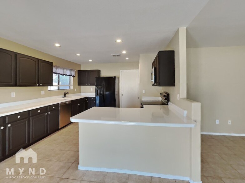 Building Photo - 672 W Barrus St