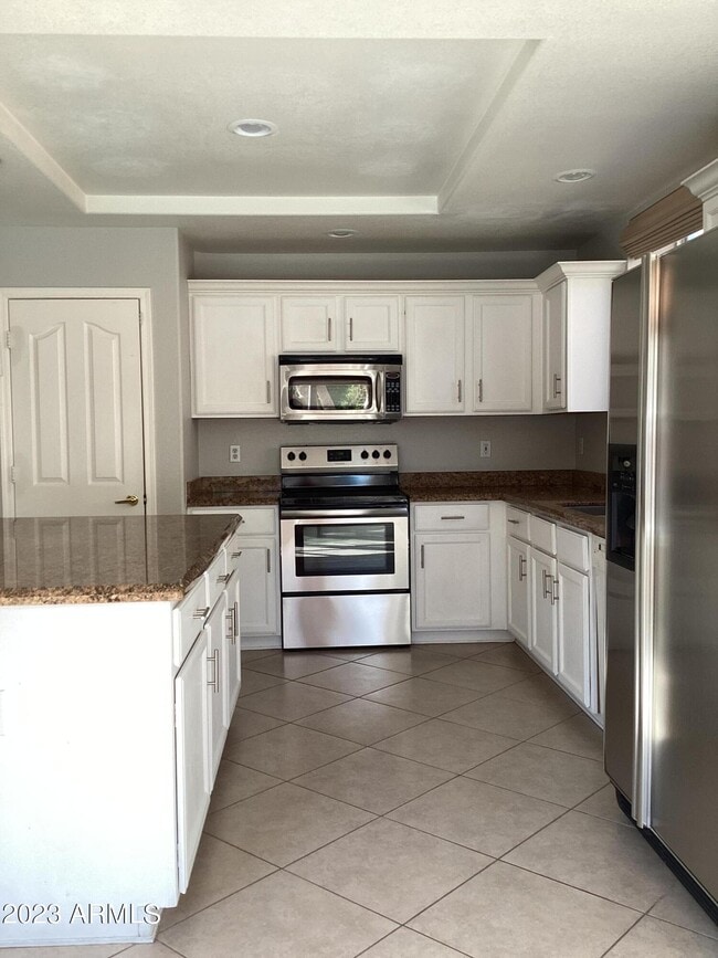 Building Photo - 2331 W Toledo Pl