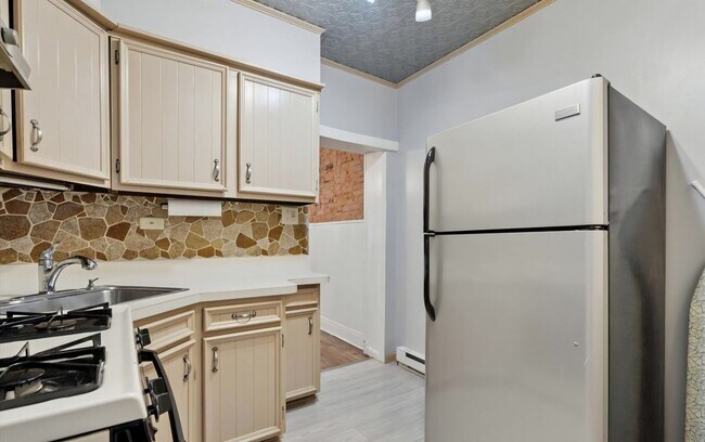 Building Photo - 3019 Tilton St