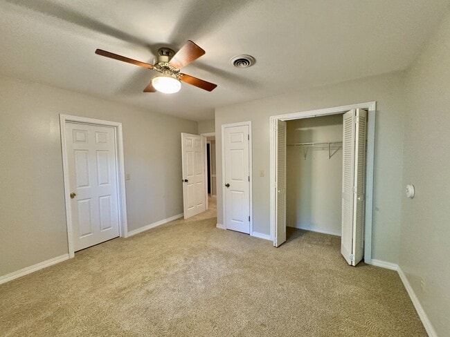 Building Photo - 212 Talah Ln