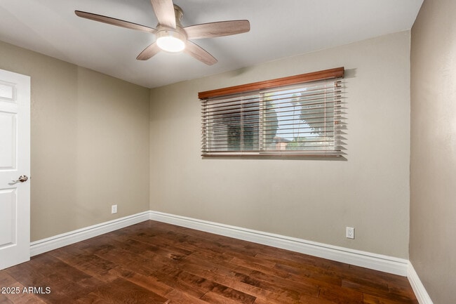 Building Photo - 3912 S Elm St