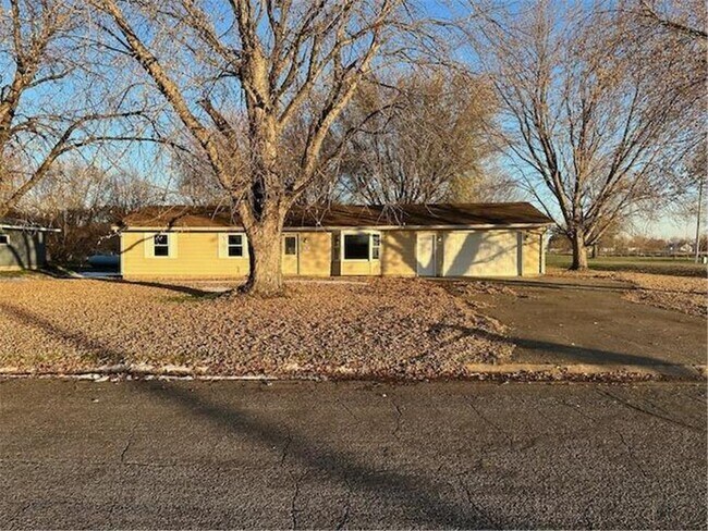 Primary Photo - 205 NE 5th St