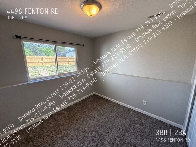 Building Photo - 4498 Fenton Rd