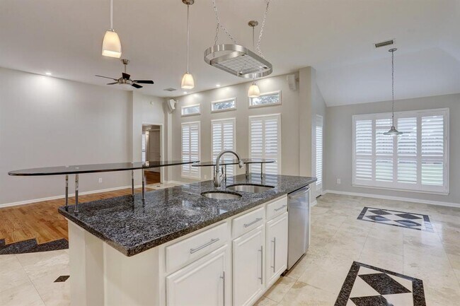 Building Photo - 1117 Carriage Ct