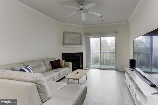 Building Photo - 5105 Travis Edward Way