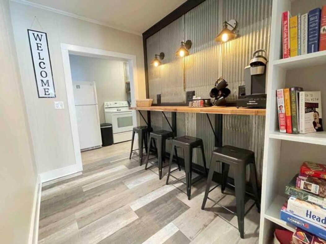 Coffee bar - 1102 Bridge St