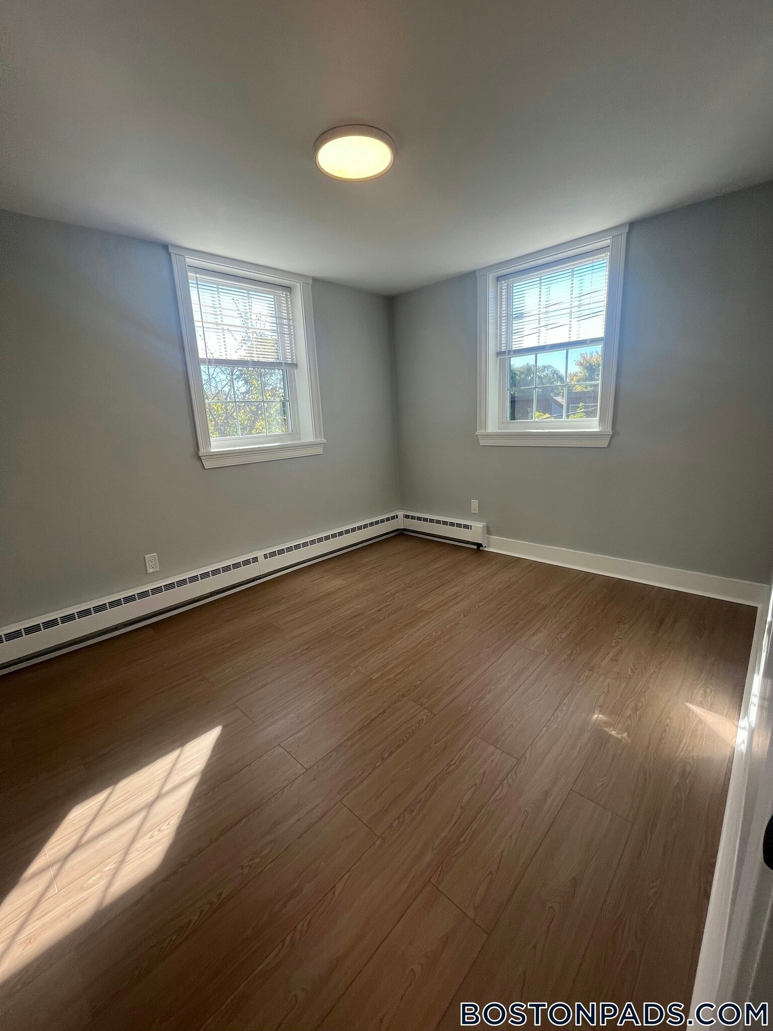 Building Photo - 132 Sherman St