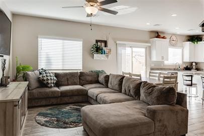 Building Photo - 1001 W Curly Hollow Dr