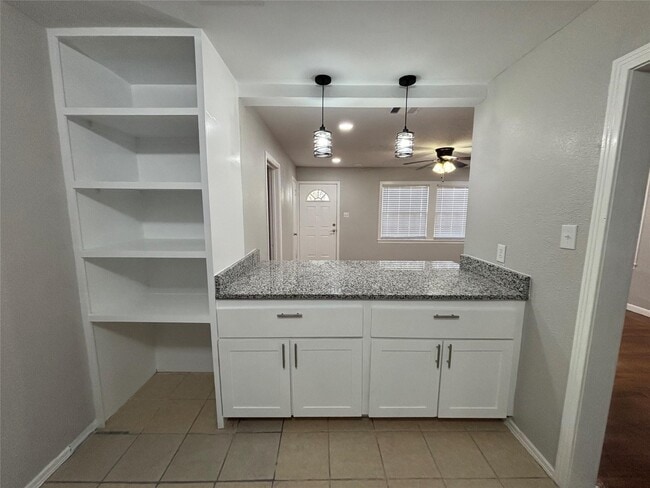 Building Photo - 1401 Austin St